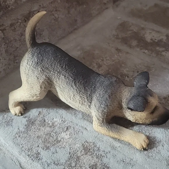 Realistic Dog Figurine - Picture 3 of 7